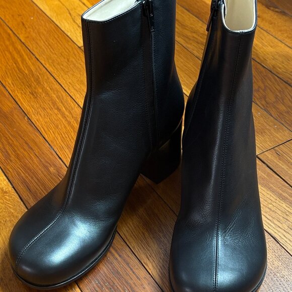 NWOT Loewe Terra Black Leather Ankle Boots | Designer Heels - Picture 7 of 7